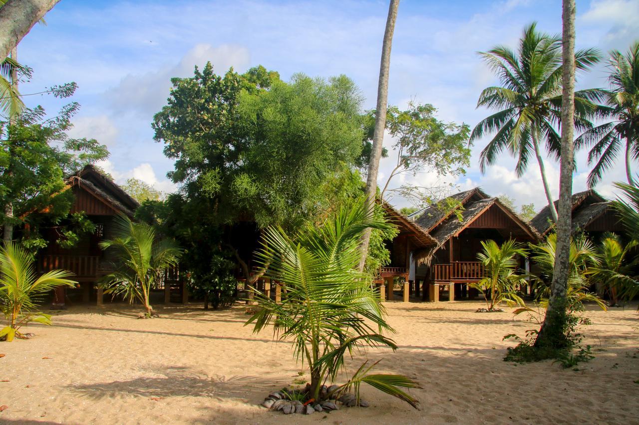 Shiva'S Beach Cabanas Тангалле Екстер'єр фото