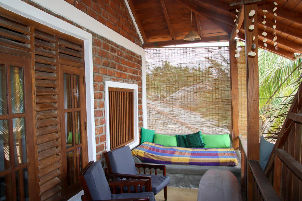 Shiva'S Beach Cabanas Тангалле Екстер'єр фото