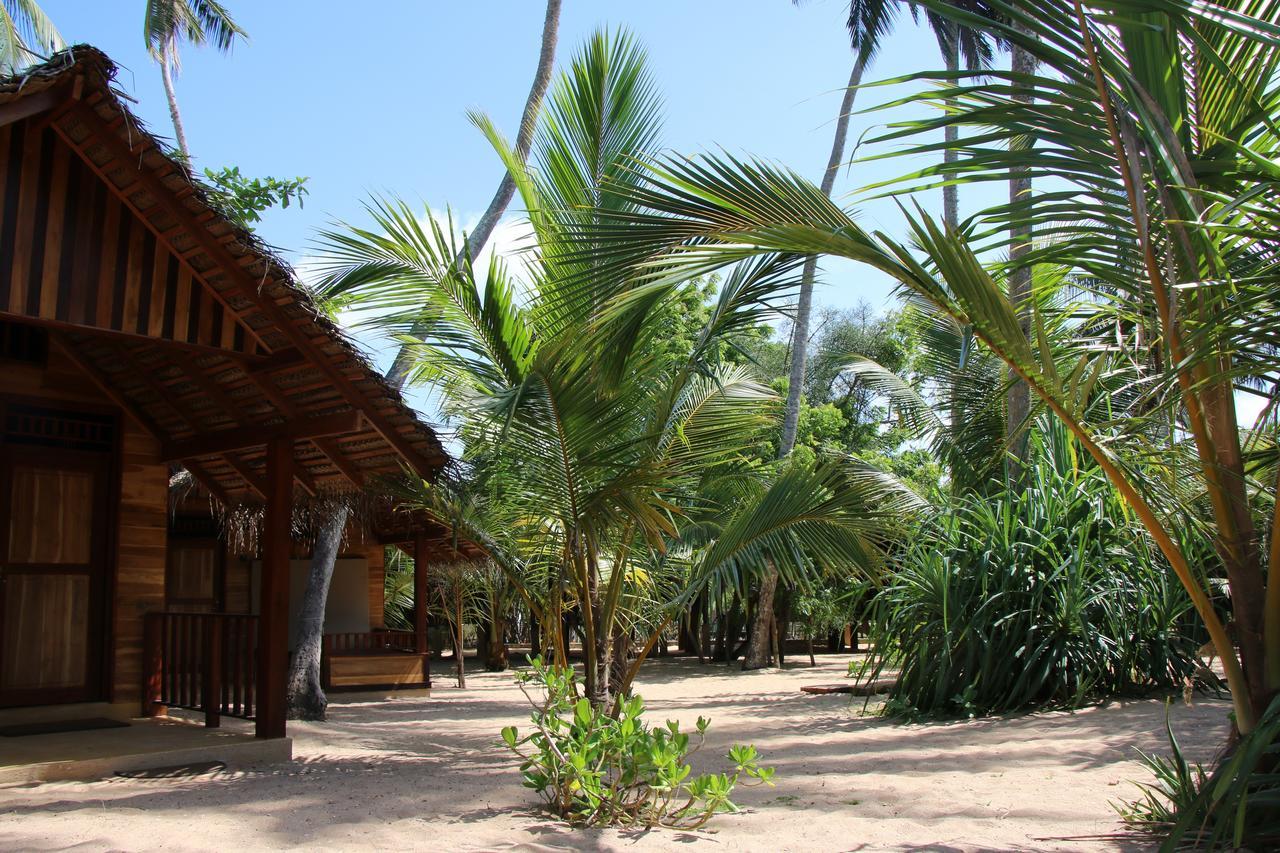 Shiva'S Beach Cabanas Тангалле Екстер'єр фото