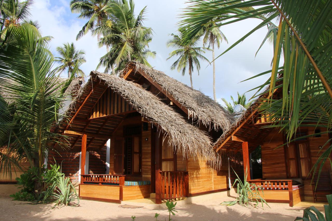 Shiva'S Beach Cabanas Тангалле Екстер'єр фото